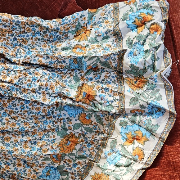 Haute Ellie Boho Floral Maxi Skirt Tiered Pleats Floral Print Round Hem Blue Med - Picture 12 of 16